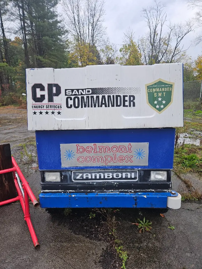 1993 Zamboni ice resurfacer