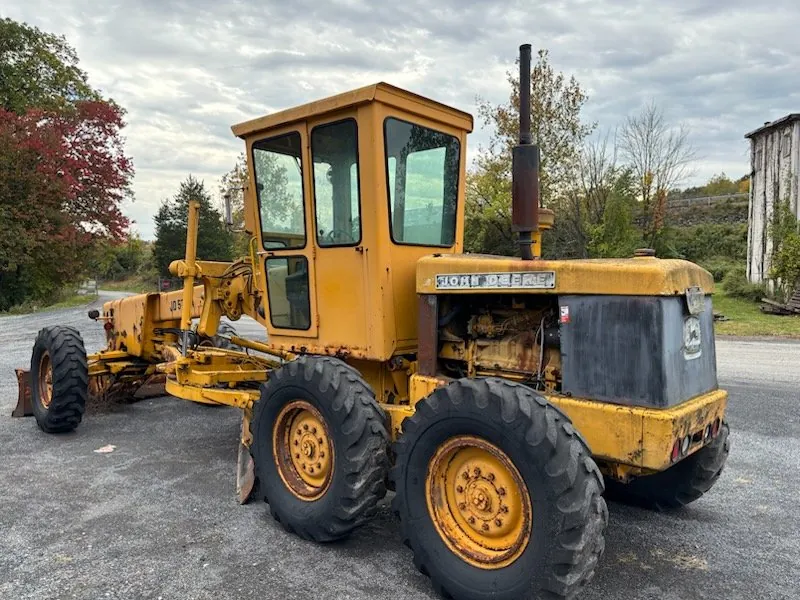 1969 John Deere 570-A grader